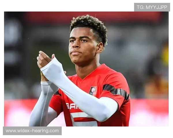 蒂埃里·亨利：从法国天才到英超传奇的辉煌足迹与影响力